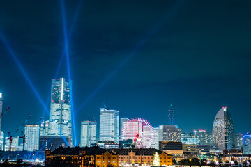 神奈川県横浜市みなとみらいのビルが全館点灯した夜景
