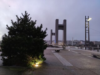 Le pont de Recouvrance dans la ville de Brest. 