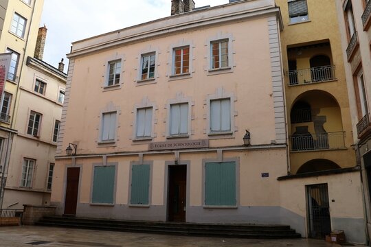 Immeuble de l'&eacute;glise de scientologie, vue de l'exterieur, ville de Lyon, d&eacute;partement du Rh&ocirc;ne, France