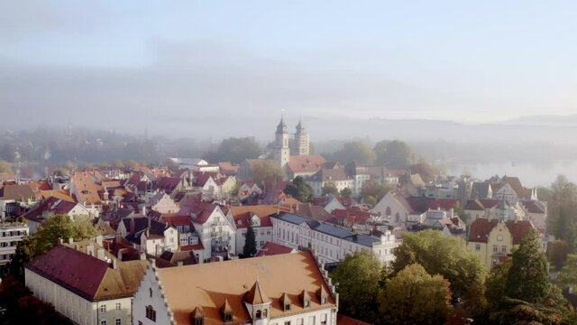 Lindau is a small town and a former municipality in the district Anhalt-Bitterfeld