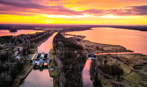 Fototapeta Dzierżno wschód słońca jezioro 