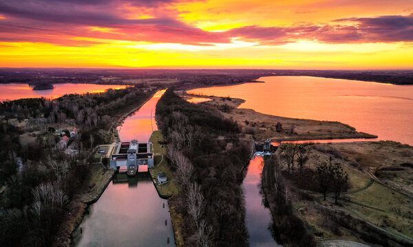 Fototapeta Dzierżno wschód słońca jezioro 