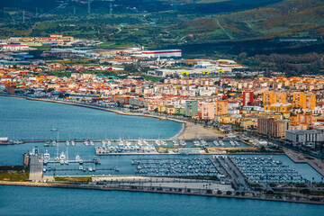 Obraz premium The town and harbour of Gibraltar viewed from up the Rock