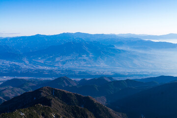 Fototapeta na wymiar 山岳風景　観音岳からの絶景　冬