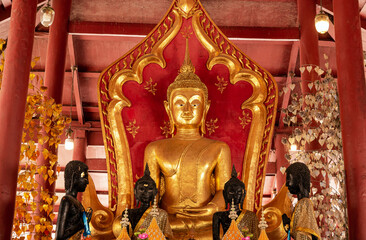 Fototapeta premium Reverend Father To, the principal Buddha image of Wat Sing Pathumthani, Thailand.