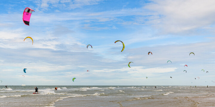 Kitesurf en baie de Somme sur la plage du Crotoy