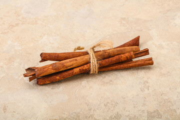 Aroma Cinnamon stick heap isolated
