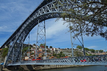 Fototapeta na wymiar Portugal-view of Porto city and Luís I Bridge over the river Douro