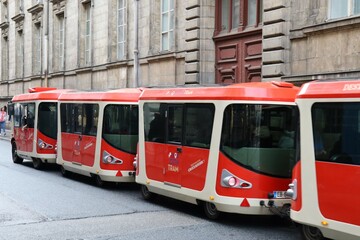 Fototapeta na wymiar Lyon city tram, petit train touristique, ville de Lyon, département du Rhône, France