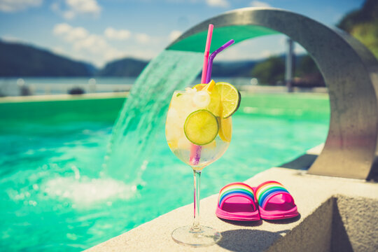 Cocktail on the pool
