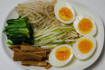 拉麺の具材