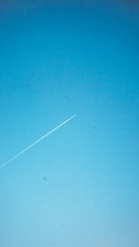 Fyl trough the sky
