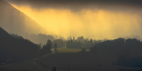 Axe routier de la vallée de Munster sous une lumière hivernale © Olivier Klencklen
