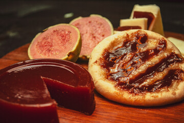 guava jam sfiha (esfirra de doce de goiaba)