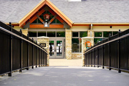 Mammoth Cave National Park, Kentucky, USA: Pedestrian bridge to Visitor Center from the Lodge at Mammoth Cave near the traditional entrance to the largest cave system in the world. 