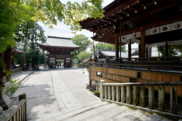 日牟礼八幡宮　拝殿と楼門　滋賀県近江八幡市