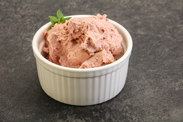 Liver pate in the bowl