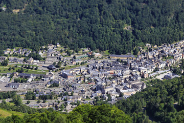 Fototapeta na wymiar Ville de Cauterets Hautes-Pyrénées