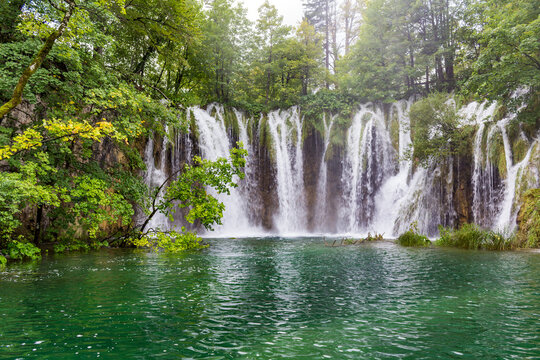 Waterfall at the Plitvice Lakes National Park in Croatia © eyetronic