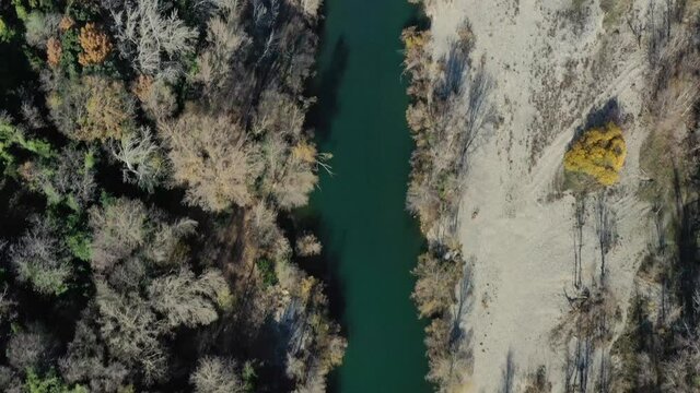 survol du pont du diable pr&egrave;s de saint Guilhem le d&eacute;sert en Occitanie dans le sud de la France