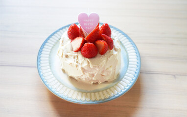 いちごの誕生日ケーキ