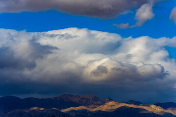 Obraz premium clouds over the mountains