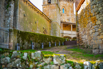Fototapeta na wymiar Path to the Castelo de Monterrei