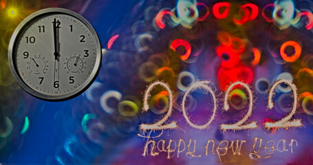 Obraz na płótnie Canvas Przed północą . Zegar , nowy rok , sylwester. Hapy New Year 2022 !!!