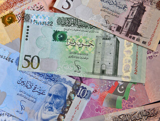 dinero actual de Libia