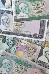 uns billetes de banco de Libia