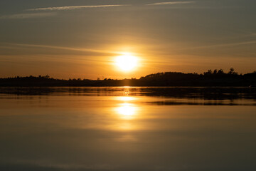 Obraz premium Sunset over the Lake