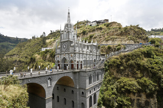Ipiales, Colombia: Santuario Nuestra Señora de las Lajas (Las Lajas), a neo-Gothic Roman Catholic basilica, is connected to the other side of the Guaitara gorge via the Jose Maria Cabrera bridge