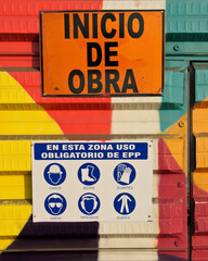 Cartagena, Colombia: Information (in Spanish) posted at a construction site specifies safety equipment and clothing required before beginning work - obrazy, fototapety, plakaty