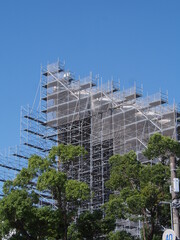 巨大な建造物の修理