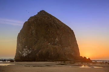 cannon beach haystack rock sunset oregon pnw coast