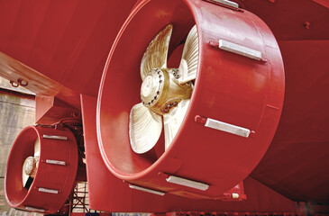 Ship cort nozzle protection propeller golden new © Mienciuk