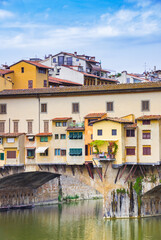 Fototapeta na wymiar Colorful Ponte Vecchio in the historiccenter of Florence, Italy