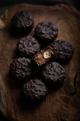 rochers chocolats noir faits maisons  fourré praliné