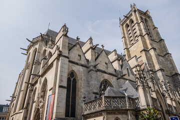 Fototapeta na wymiar Gothic-style parish church of Saint-Aspais (Eglise Saint-Aspais) in Melun, built at beginning of XVI century. Melun, Seine-et-Marne department, Ile-de-France region, France.