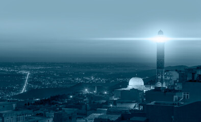 Fototapeta premium Amazing view of Mardin castle in old town on the background spectacular Mesopotamia at sunset - Mardin, Turkey