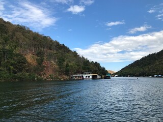 Fototapeta premium lake and mountains