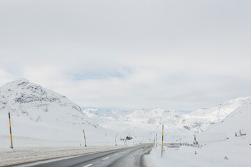 Bivio, Julierpass, Passstrasse, Bergstrasse, Passh&ouml;he, Engadin, Alpen, Piz Turba, Piz Platta, Winter, Winterwanderweg, Wintersport, Graub&uuml;nden, Schweiz 