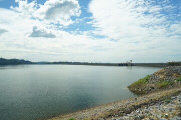 Fototapeta na wymiar pictures of dams in Thailand It consists of water bodies and mountains.