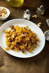 Spicy rice with raisins and cashew