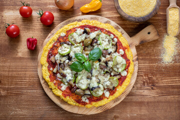 pizza di polenta vegetariana