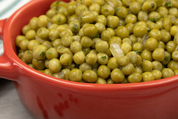 green peas in a bowl 