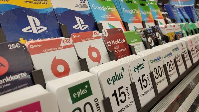 Gift cards from e-plus, Google Play, Origin and Lyca mobile.