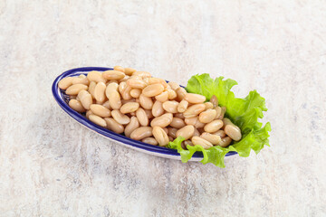 White canned beans for vegan suisine