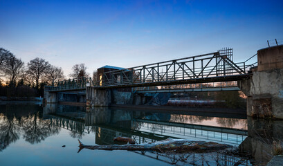 Fototapeta premium Weir at sunrise