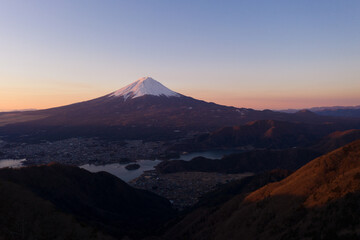 富士山と河口湖　朝焼け　景色　新道峠